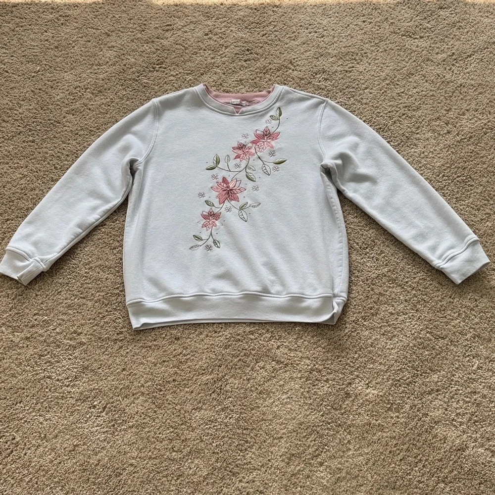 Hasting & Smith Poinsettia Embroidered White Sweater SZM. - Picture 10 of 10